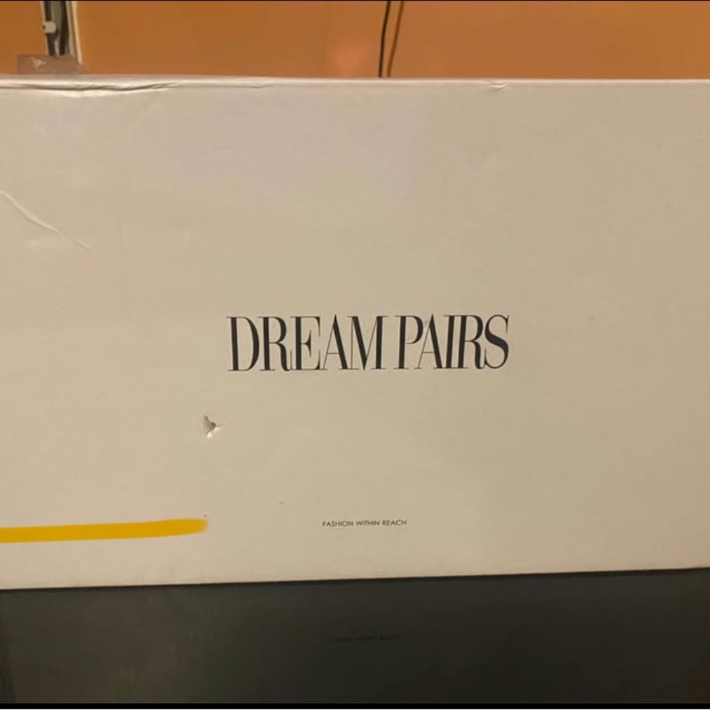 DREAM PARIS SOCCER CLEATS